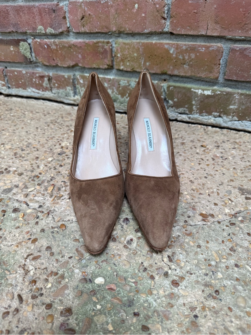 Manolo Blahnik Brown Suede Pointed Toe Pumps